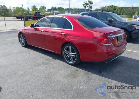 2020 Mercedes-Benz E 350 z USA, uszkodzony, nr VIN WDDZF8DB1LA747787